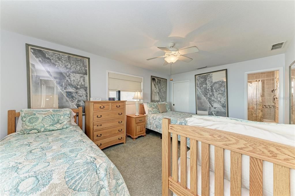 For Rent: $7,900 (2 beds, 2 baths, 1040 Square Feet)