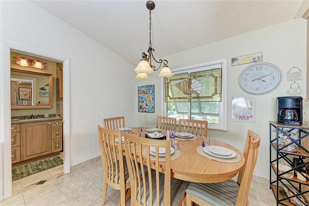 For Rent: $7,900 (2 beds, 2 baths, 1040 Square Feet)