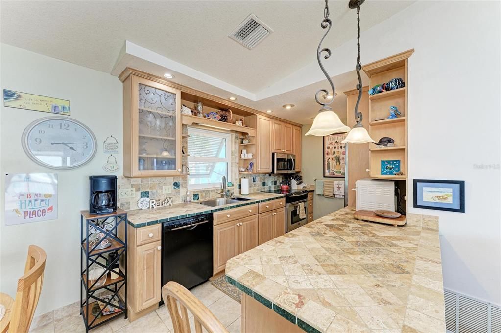 For Rent: $7,900 (2 beds, 2 baths, 1040 Square Feet)