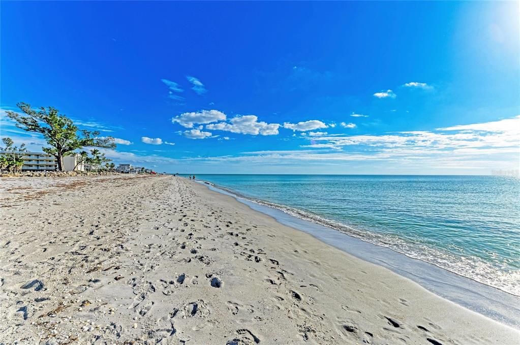 For Rent: $7,900 (2 beds, 2 baths, 1040 Square Feet)