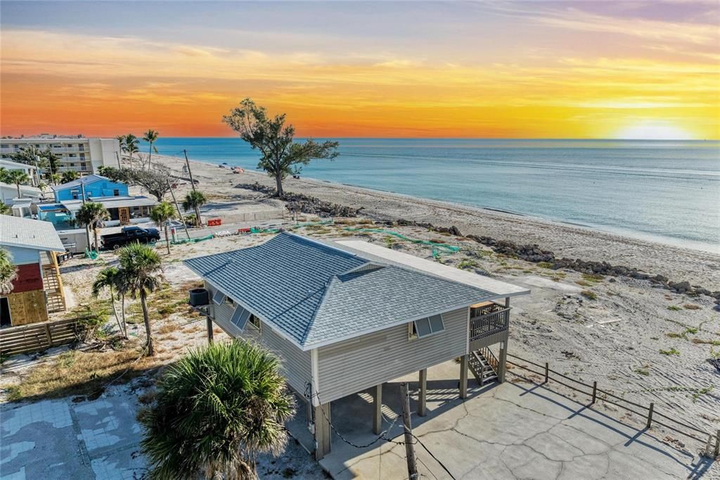 For Rent: $7,900 (2 beds, 2 baths, 1040 Square Feet)