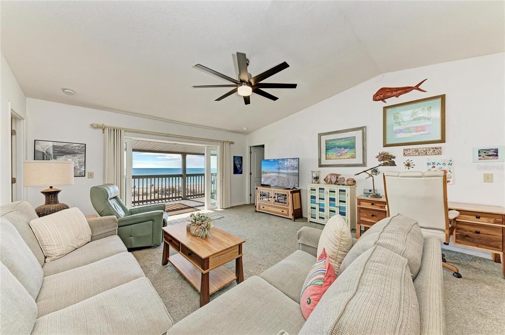 For Rent: $7,900 (2 beds, 2 baths, 1040 Square Feet)