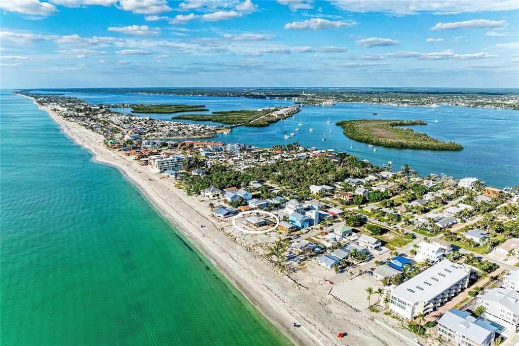 For Rent: $7,900 (2 beds, 2 baths, 1040 Square Feet)