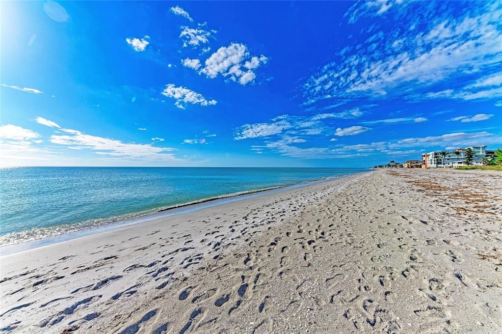 For Rent: $7,900 (2 beds, 2 baths, 1040 Square Feet)