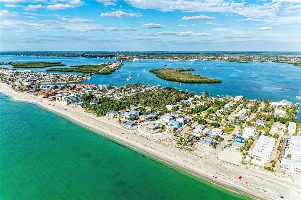 For Rent: $7,900 (2 beds, 2 baths, 1040 Square Feet)