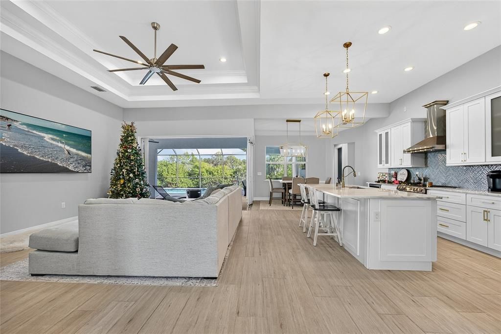 Activo con contrato: $735,000 (3 camas, 2 baños, 2068 Pies cuadrados)