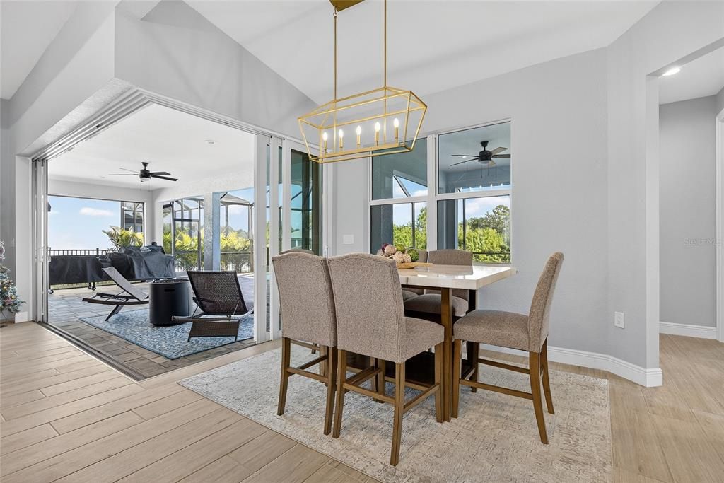 Activo con contrato: $735,000 (3 camas, 2 baños, 2068 Pies cuadrados)