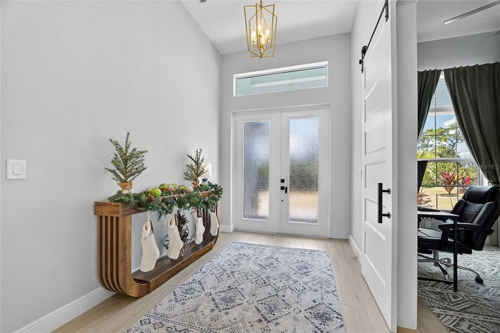 Activo con contrato: $735,000 (3 camas, 2 baños, 2068 Pies cuadrados)