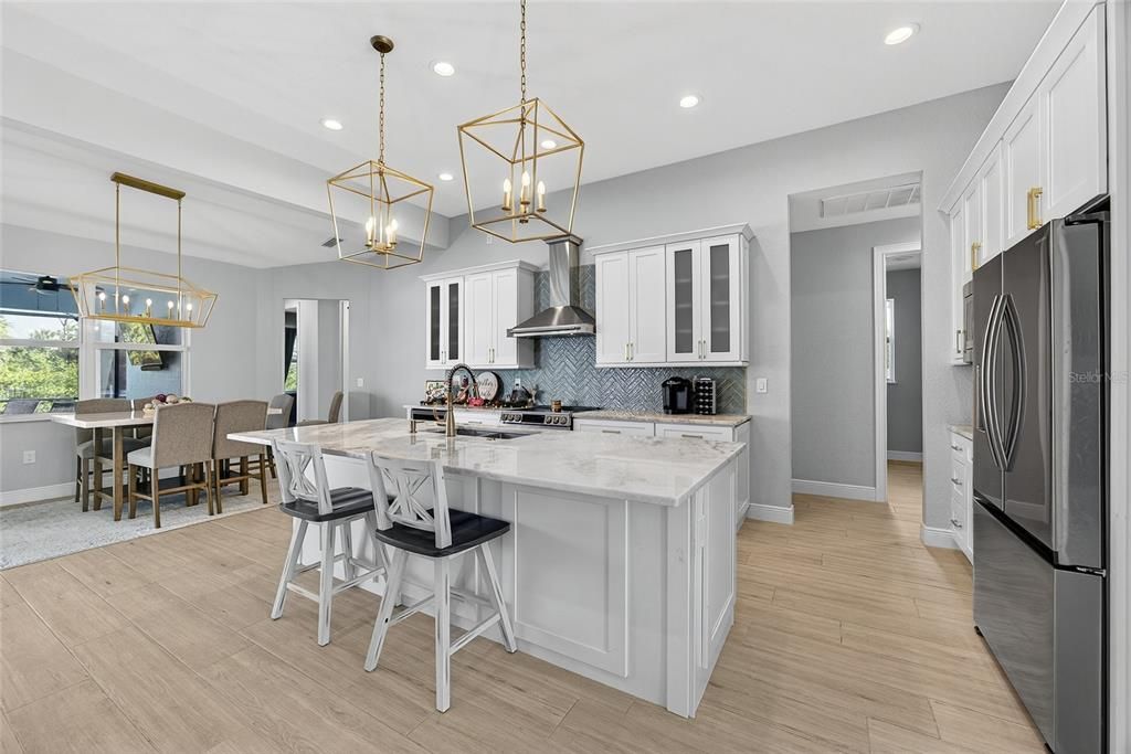 Activo con contrato: $735,000 (3 camas, 2 baños, 2068 Pies cuadrados)