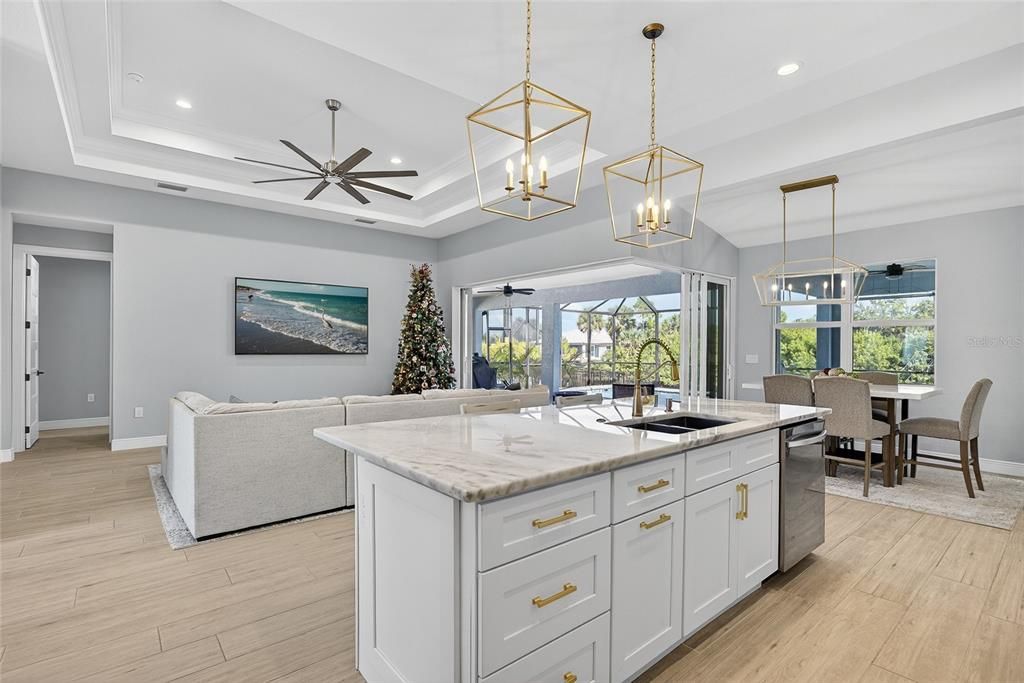 Activo con contrato: $735,000 (3 camas, 2 baños, 2068 Pies cuadrados)