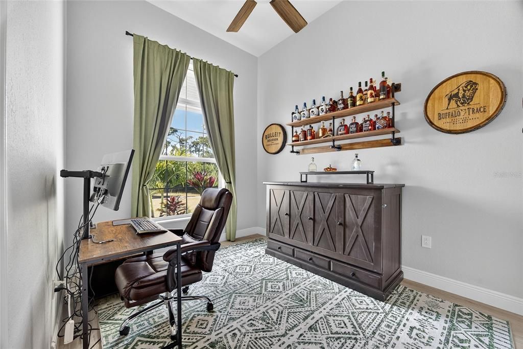 Activo con contrato: $735,000 (3 camas, 2 baños, 2068 Pies cuadrados)