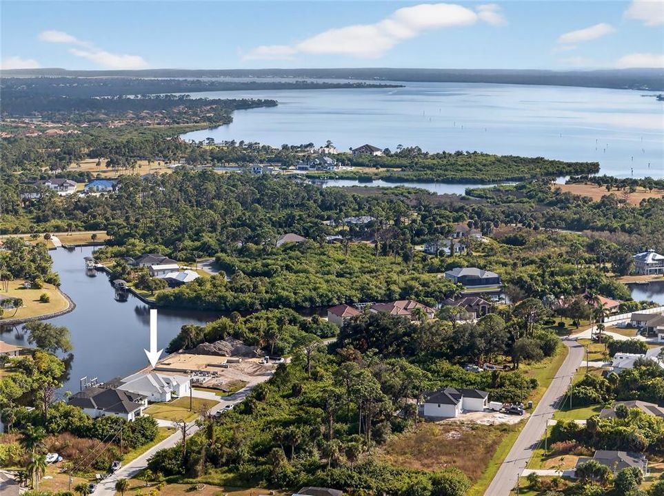 Activo con contrato: $735,000 (3 camas, 2 baños, 2068 Pies cuadrados)