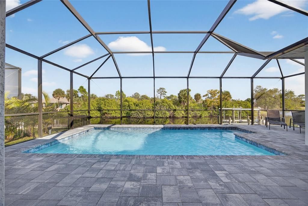 Activo con contrato: $735,000 (3 camas, 2 baños, 2068 Pies cuadrados)