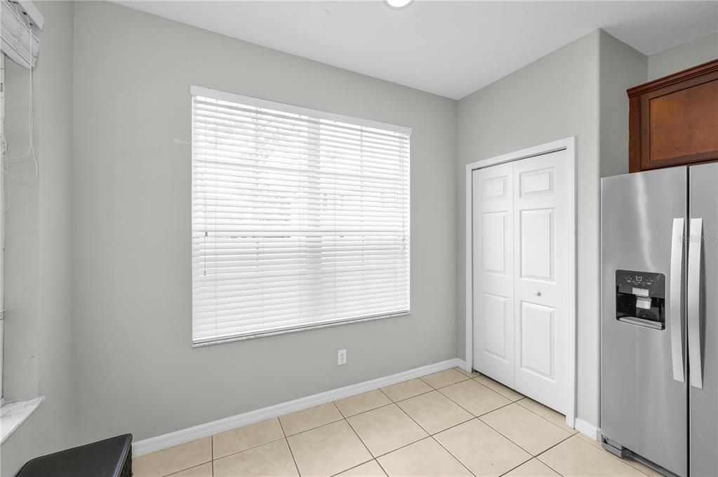 En Venta: $317,000 (3 camas, 2 baños, 2271 Pies cuadrados)