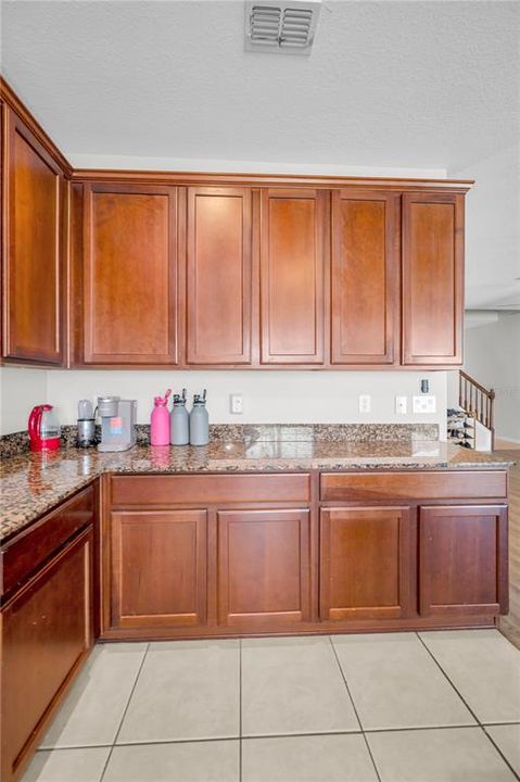 En Venta: $317,000 (3 camas, 2 baños, 2271 Pies cuadrados)