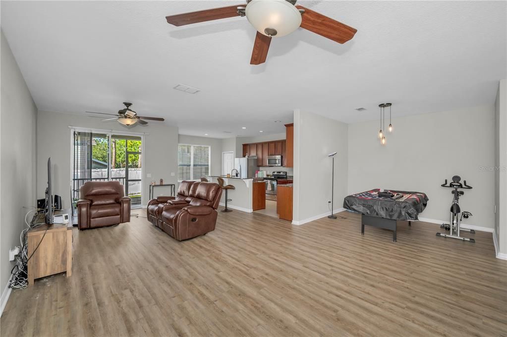 En Venta: $317,000 (3 camas, 2 baños, 2271 Pies cuadrados)