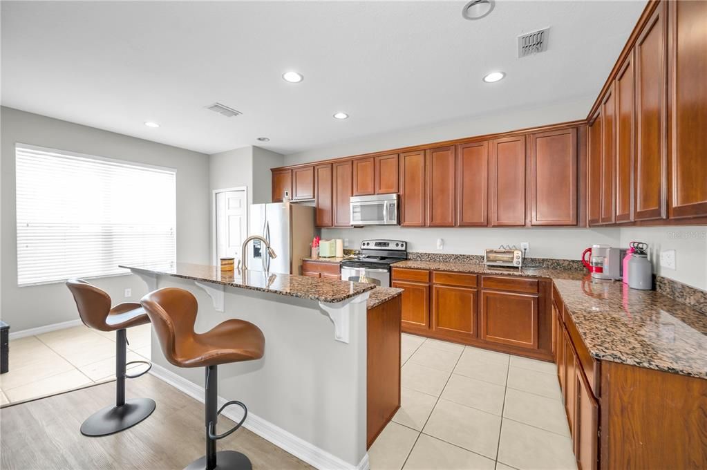 En Venta: $317,000 (3 camas, 2 baños, 2271 Pies cuadrados)