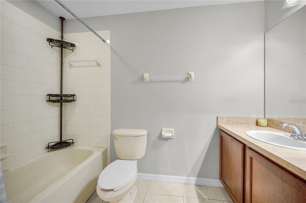 En Venta: $317,000 (3 camas, 2 baños, 2271 Pies cuadrados)