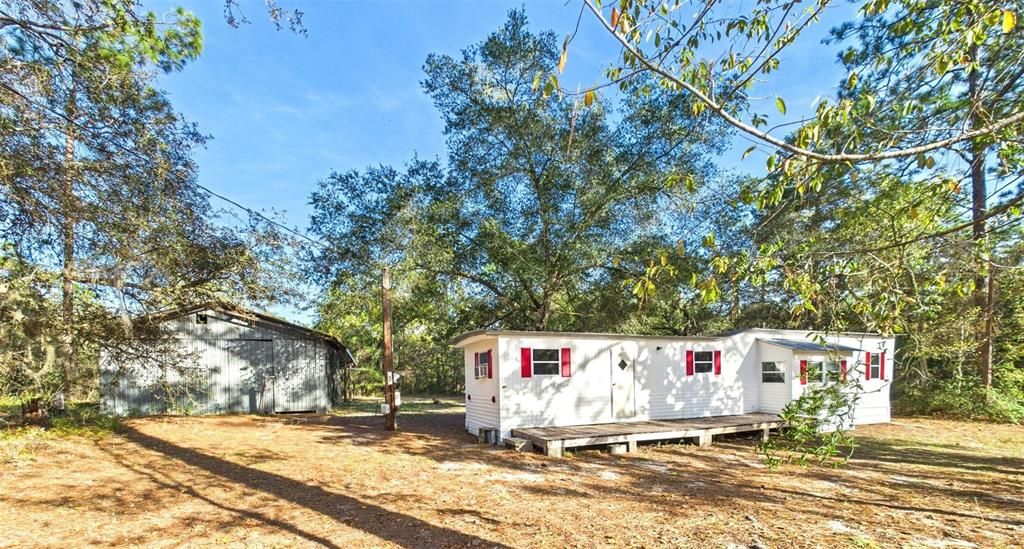 Под контрактом: $98,000 (2 спален, 1 ванн, 580 Квадратных фут)