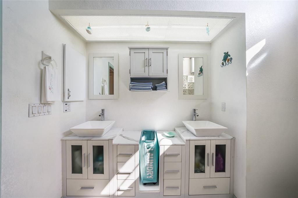 Activo con contrato: $400,000 (3 camas, 2 baños, 1821 Pies cuadrados)