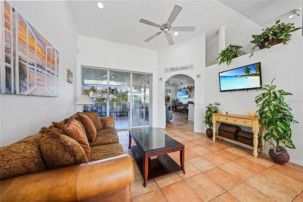 Activo con contrato: $400,000 (3 camas, 2 baños, 1821 Pies cuadrados)