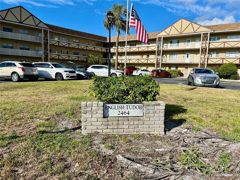 For Sale: $125,000 (2 beds, 1 baths, 1100 Square Feet)