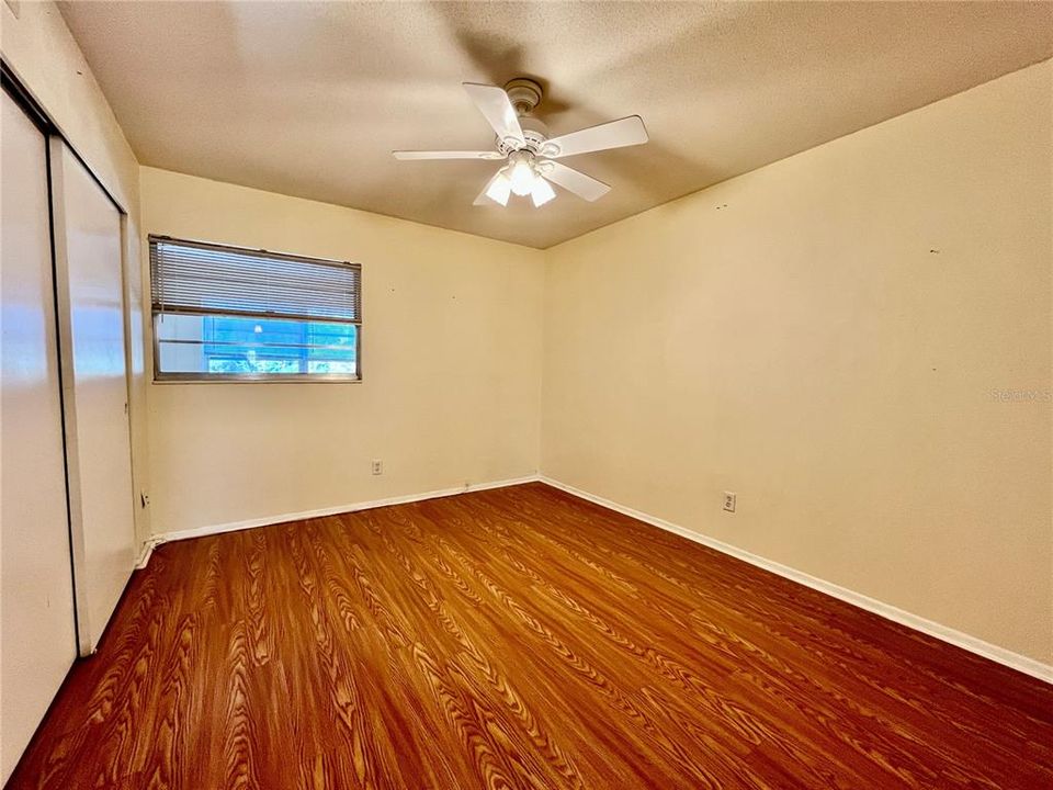 For Sale: $125,000 (2 beds, 1 baths, 1100 Square Feet)