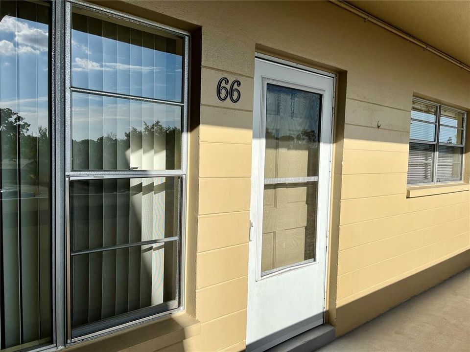 For Sale: $125,000 (2 beds, 1 baths, 1100 Square Feet)