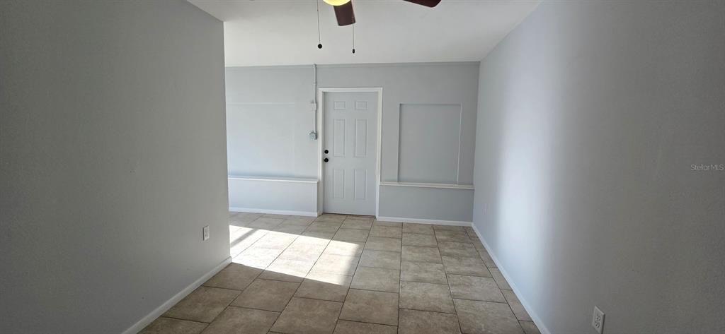 Activo con contrato: $1,300 (2 camas, 1 baños, 1110 Pies cuadrados)