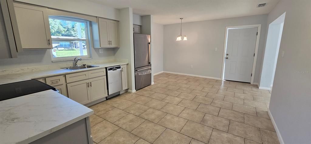 Activo con contrato: $1,300 (2 camas, 1 baños, 1110 Pies cuadrados)