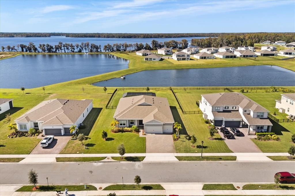 For Sale: $949,900 (4 beds, 3 baths, 3040 Square Feet)