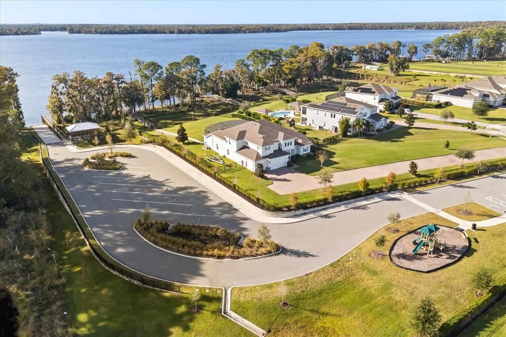 For Sale: $949,900 (4 beds, 3 baths, 3040 Square Feet)