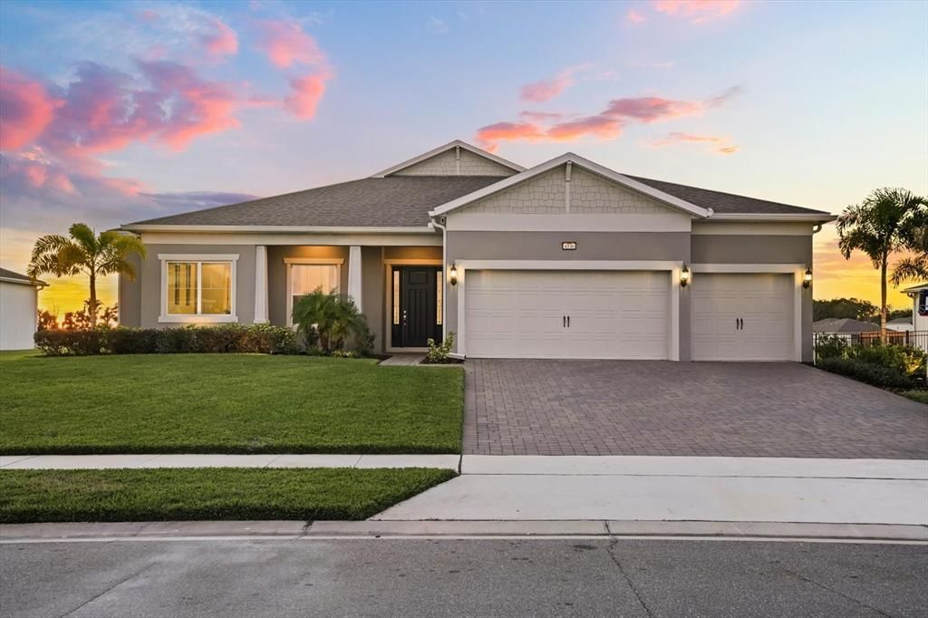 For Sale: $949,900 (4 beds, 3 baths, 3040 Square Feet)