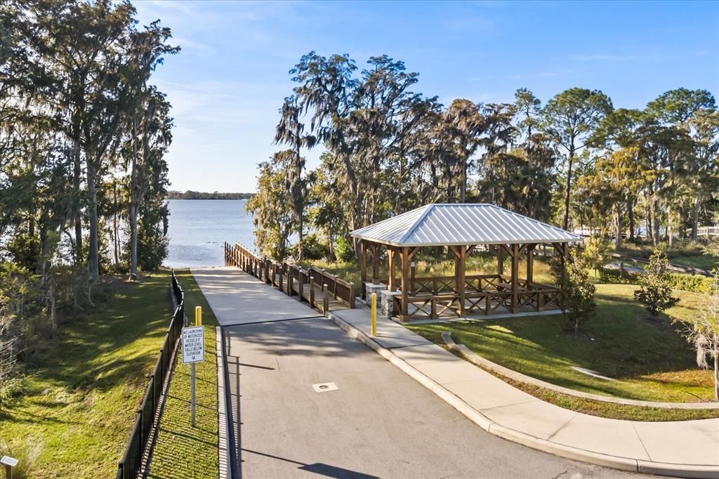 For Sale: $949,900 (4 beds, 3 baths, 3040 Square Feet)