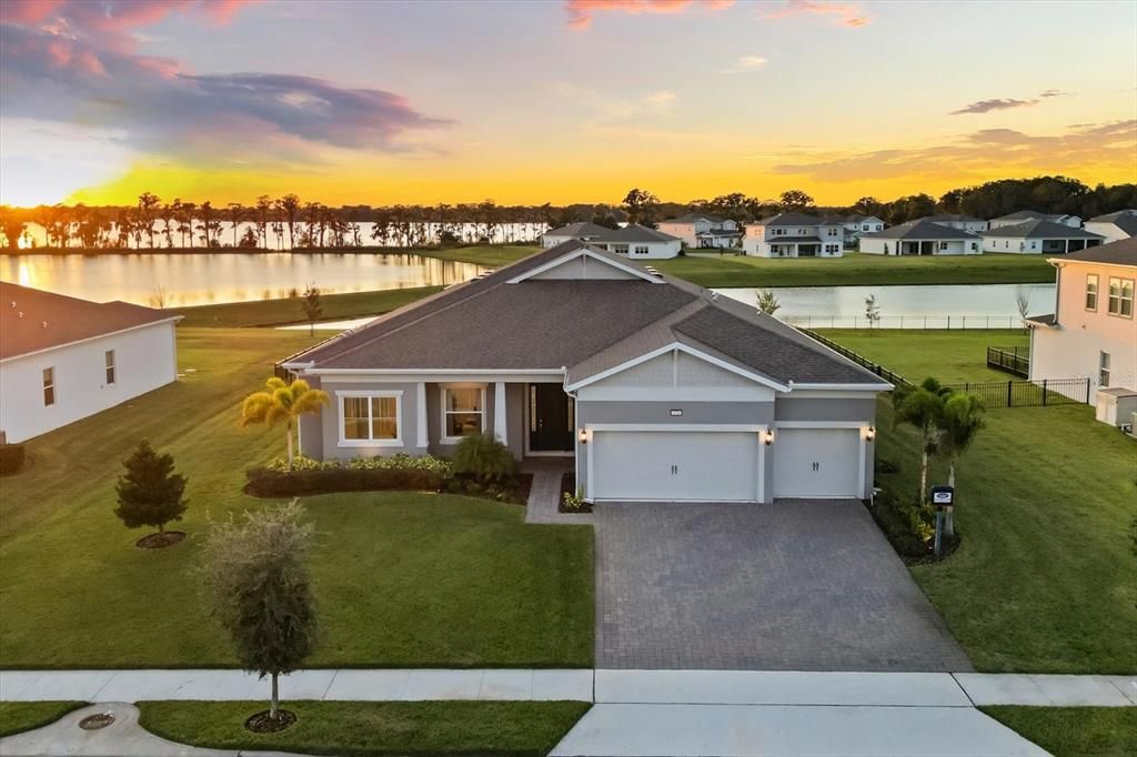 For Sale: $949,900 (4 beds, 3 baths, 3040 Square Feet)