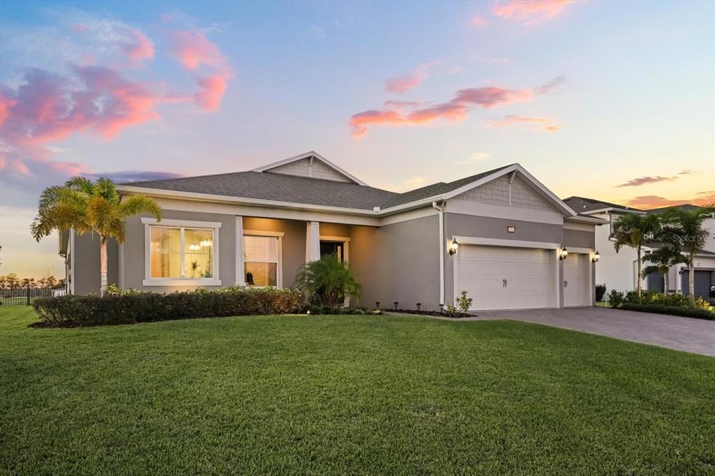 For Sale: $949,900 (4 beds, 3 baths, 3040 Square Feet)