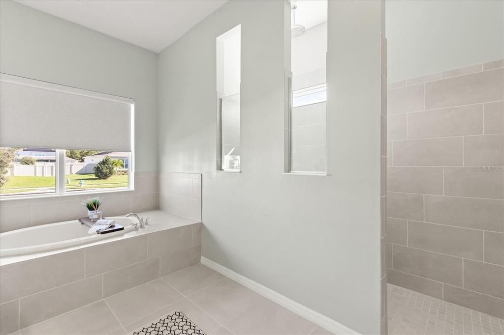 For Sale: $949,900 (4 beds, 3 baths, 3040 Square Feet)