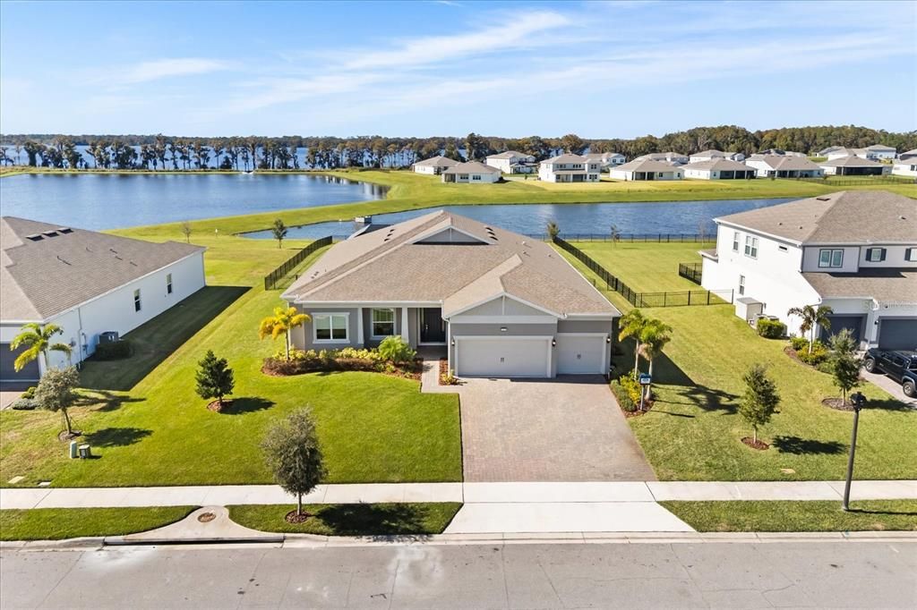 For Sale: $949,900 (4 beds, 3 baths, 3040 Square Feet)