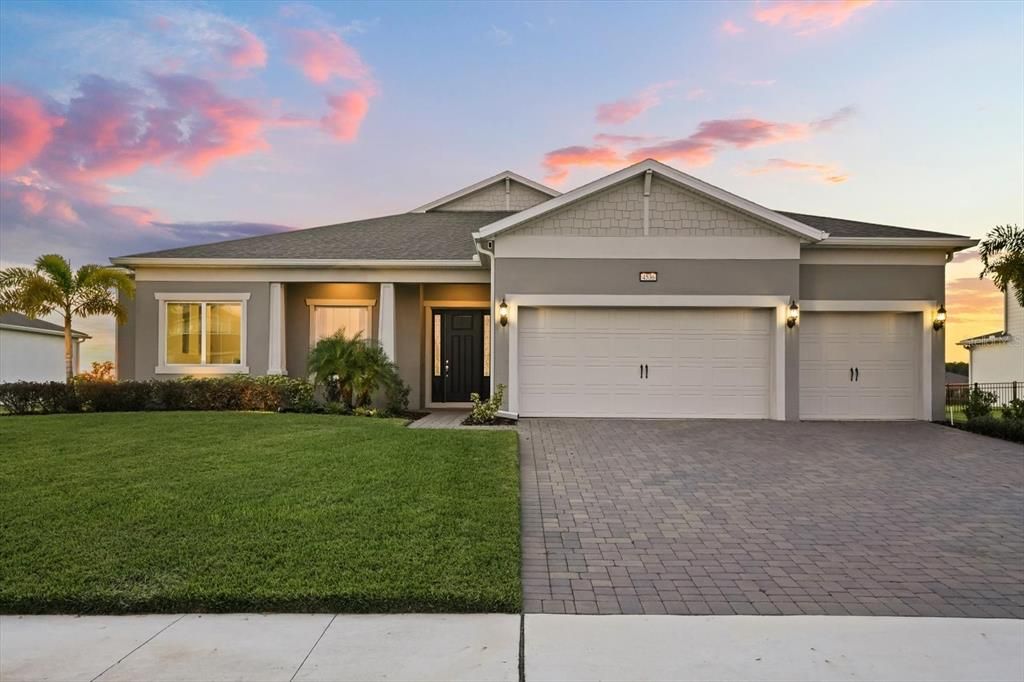 For Sale: $949,900 (4 beds, 3 baths, 3040 Square Feet)