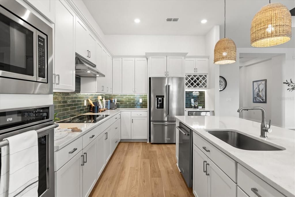 For Sale: $949,900 (4 beds, 3 baths, 3040 Square Feet)