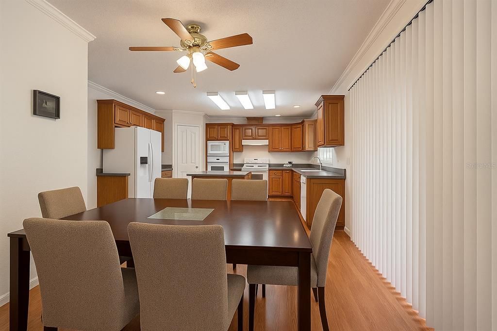 На продажу: $298,000 (3 спален, 2 ванн, 1980 Квадратных фут)