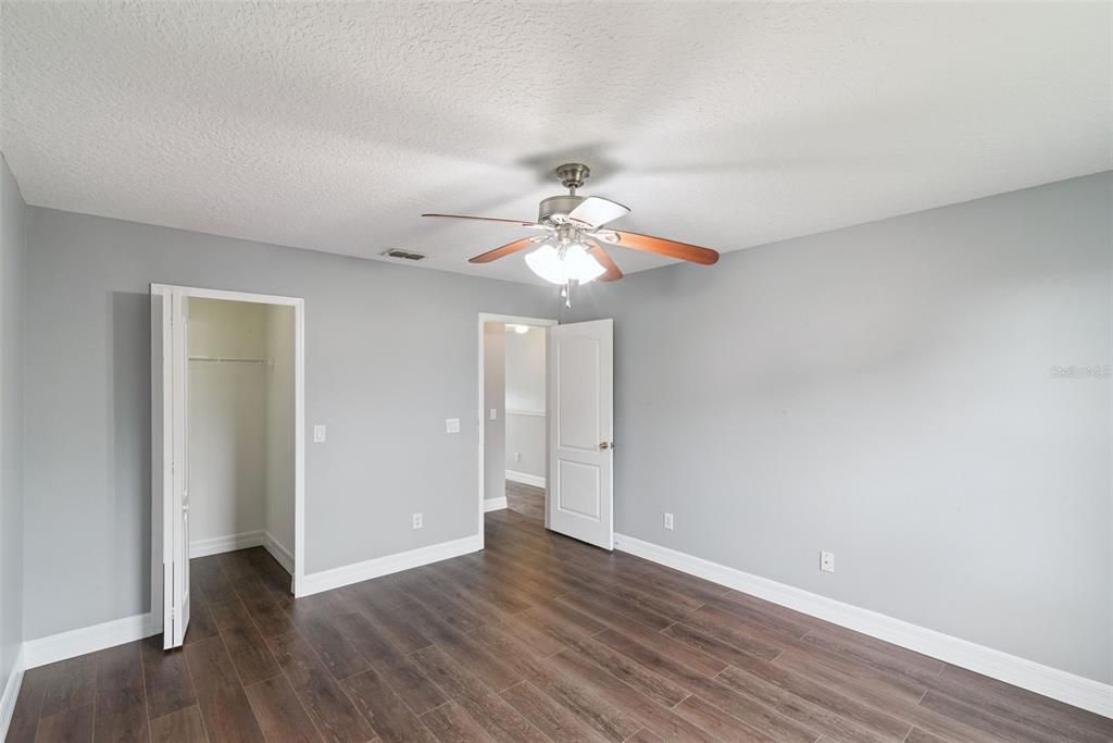 En Venta: $559,000 (4 camas, 2 baños, 2578 Pies cuadrados)