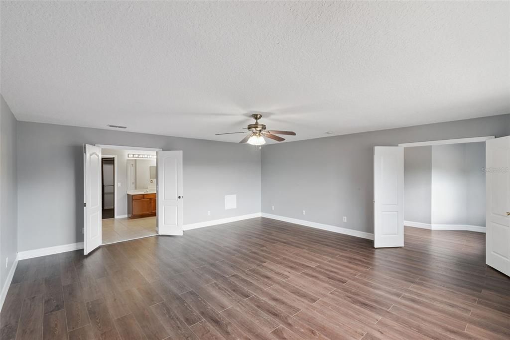 En Venta: $559,000 (4 camas, 2 baños, 2578 Pies cuadrados)