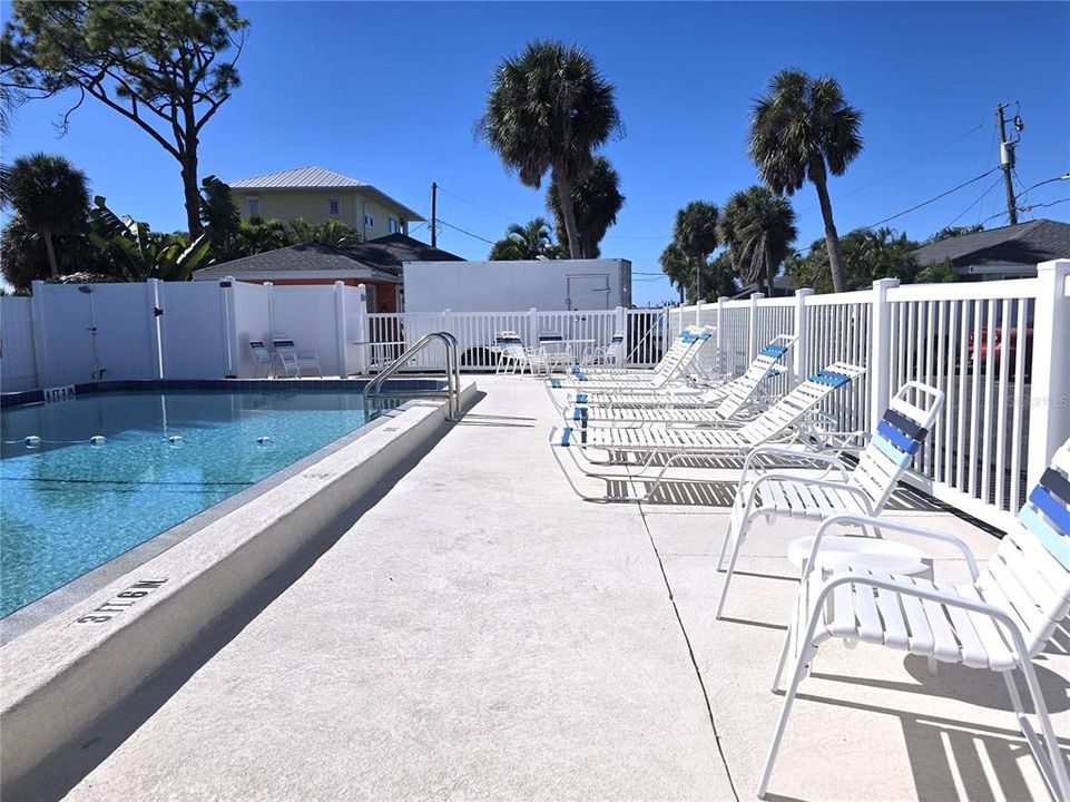 待售: $299,800 (1 贝兹, 2 浴室, 564 平方英尺)