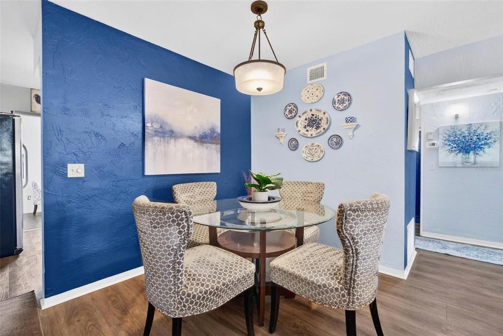 For Sale: $143,000 (2 beds, 1 baths, 1100 Square Feet)