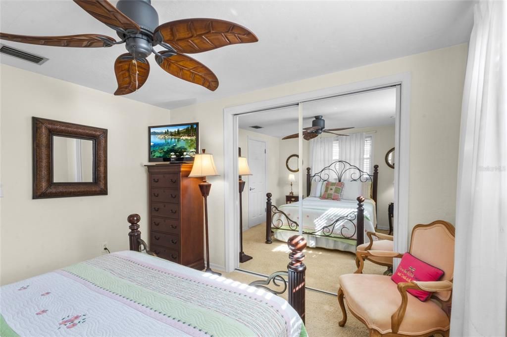 For Sale: $469,900 (2 beds, 2 baths, 1299 Square Feet)