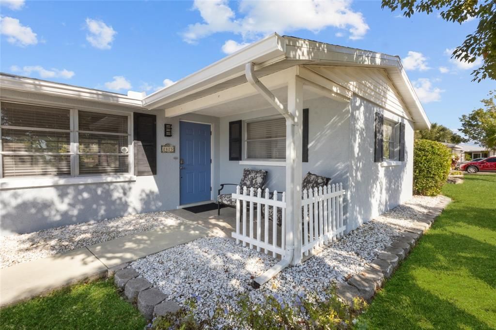 For Sale: $469,900 (2 beds, 2 baths, 1299 Square Feet)