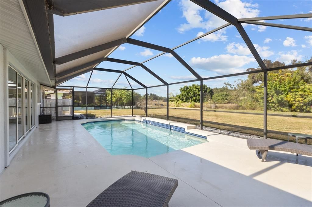 For Sale: $469,900 (2 beds, 2 baths, 1299 Square Feet)