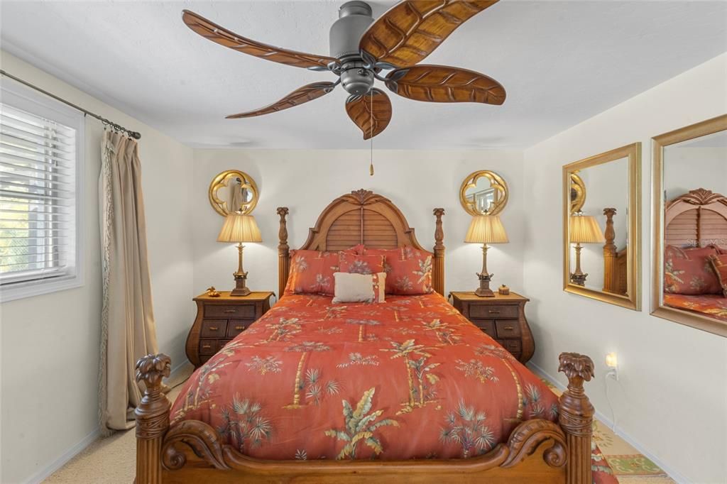 For Sale: $469,900 (2 beds, 2 baths, 1299 Square Feet)