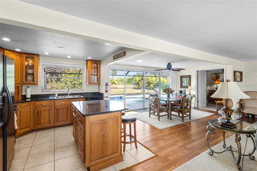 For Sale: $469,900 (2 beds, 2 baths, 1299 Square Feet)